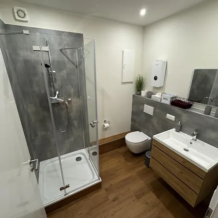 Privatquartier Dreuten فندق مبيت وإفطار 3*